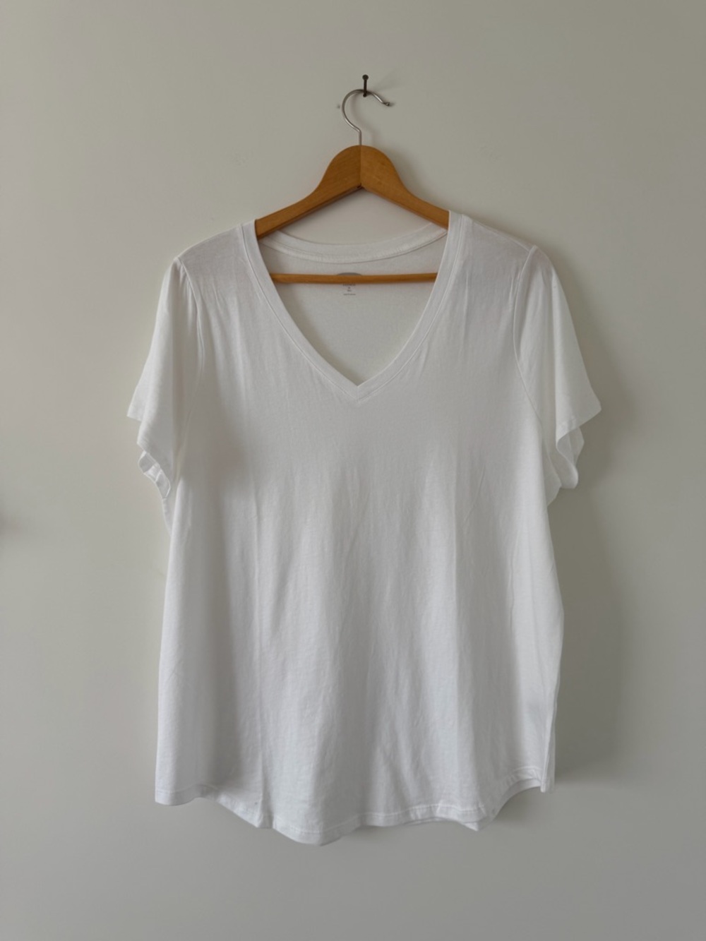 Old Navy White V-neck Everywear T-shirt XL Tall